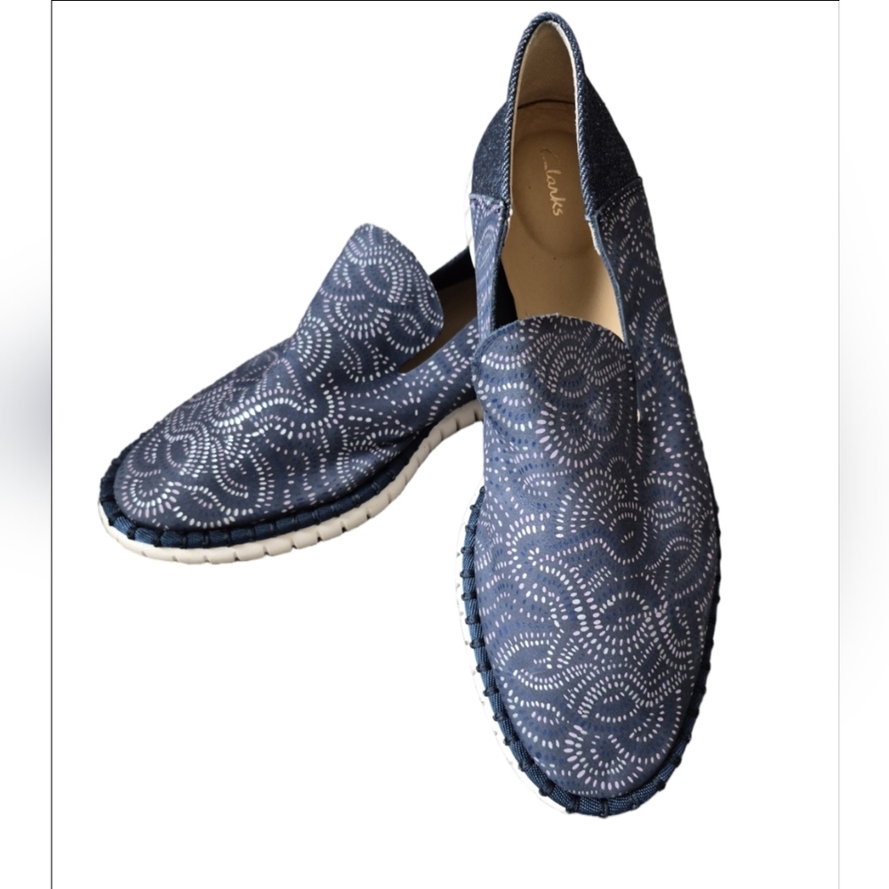 Clarks Cloud Steppers Navy Swirl Patterned Slipons Size 9.5